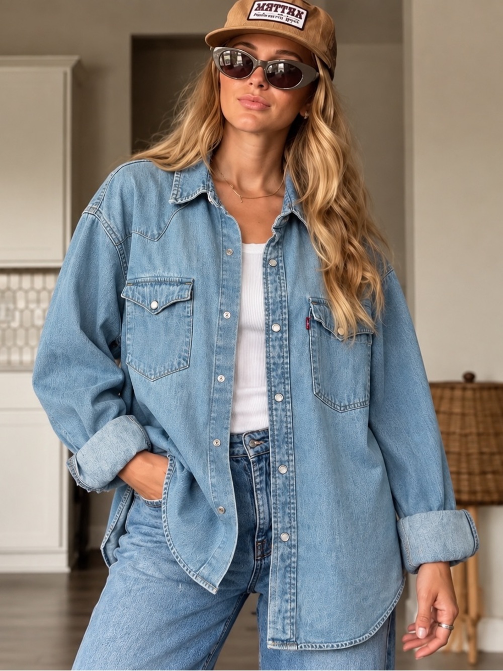 Levi’s Men’s L Light Wash Denim Western Shirt Oversized Women’s Y2K